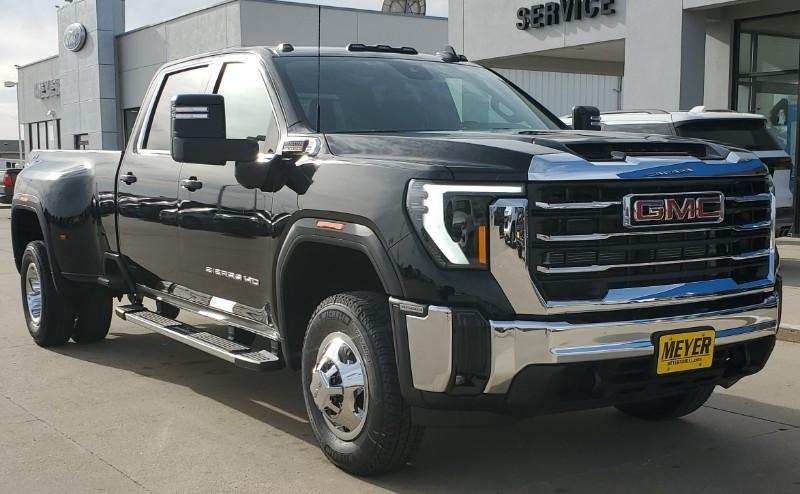 new 2025 GMC Sierra 3500 car, priced at $75,905