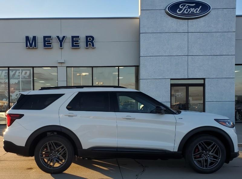 new 2025 Ford Explorer car, priced at $52,835