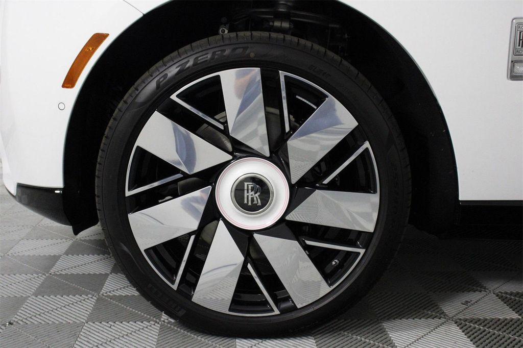 new 2025 Rolls-Royce Cullinan car, priced at $589,525