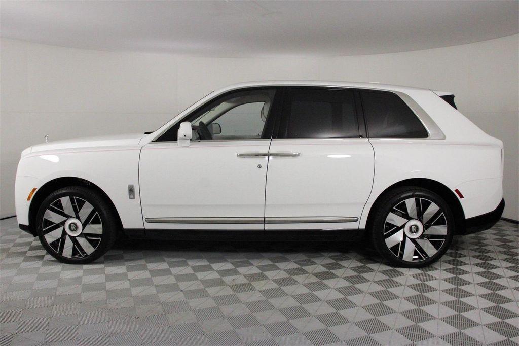 new 2025 Rolls-Royce Cullinan car, priced at $589,525