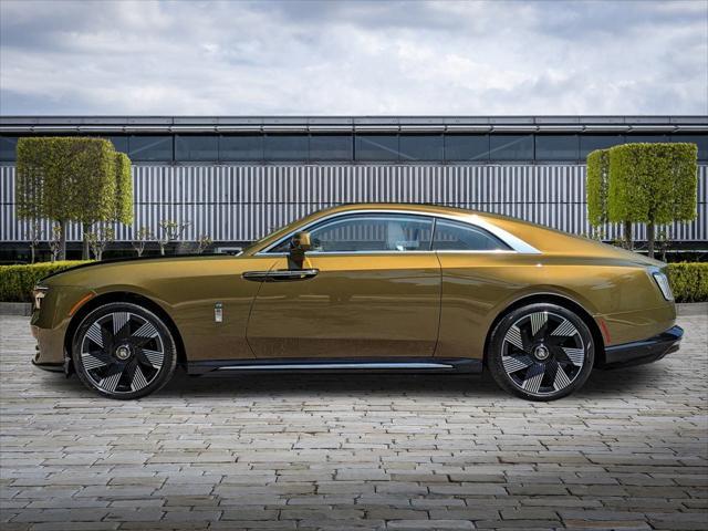 new 2024 Rolls-Royce Spectre car, priced at $553,025