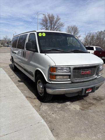used 2000 GMC Savana 3500 car, priced at $2,998