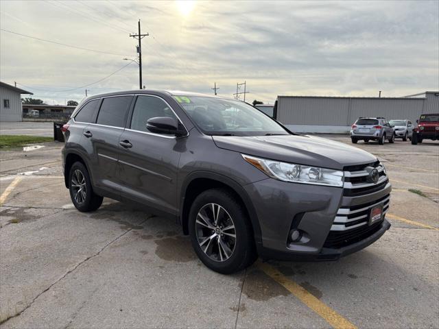 used 2019 Toyota Highlander car, priced at $17,996