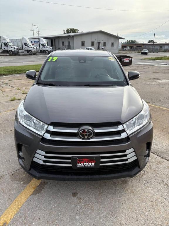 used 2019 Toyota Highlander car, priced at $14,721