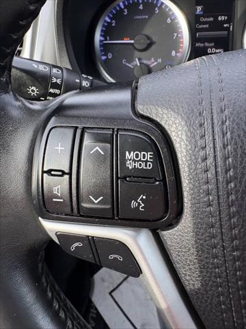 used 2019 Toyota Highlander car, priced at $17,996