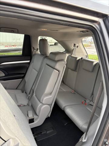 used 2019 Toyota Highlander car, priced at $17,996