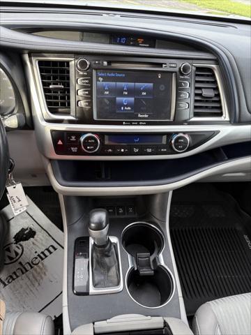 used 2019 Toyota Highlander car, priced at $17,996
