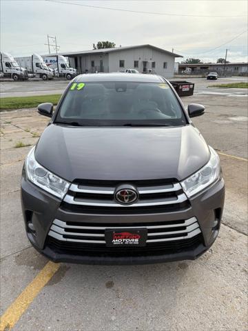 used 2019 Toyota Highlander car, priced at $17,996
