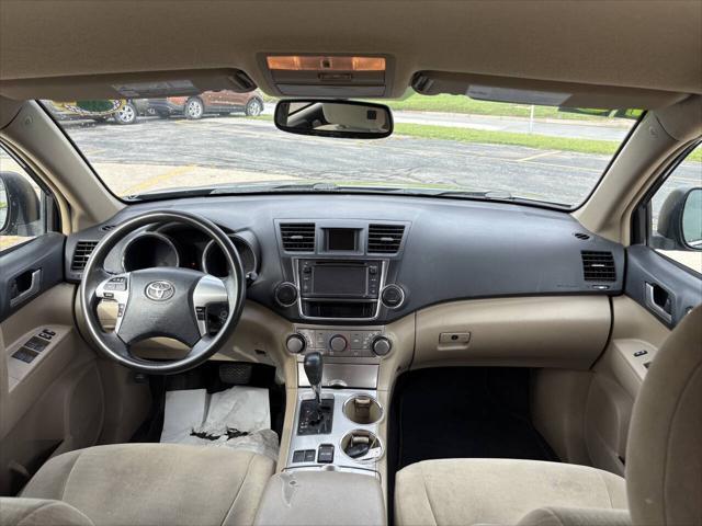 used 2013 Toyota Highlander car, priced at $10,674