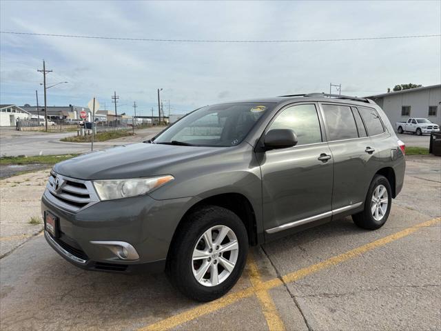 used 2013 Toyota Highlander car, priced at $10,674