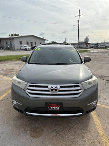 used 2013 Toyota Highlander car, priced at $10,674