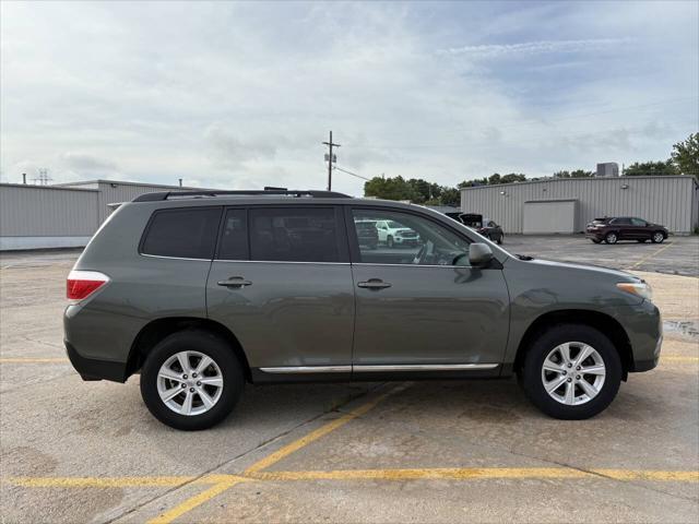used 2013 Toyota Highlander car, priced at $10,674