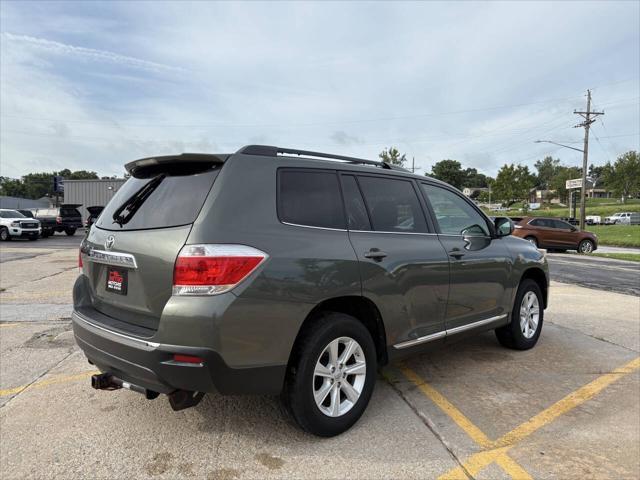 used 2013 Toyota Highlander car, priced at $10,674