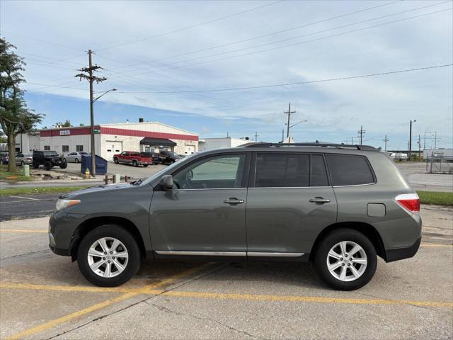 used 2013 Toyota Highlander car, priced at $10,674