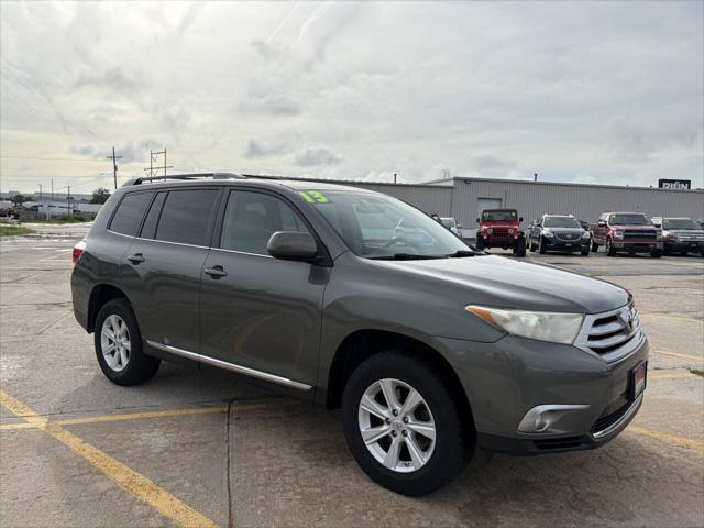 used 2013 Toyota Highlander car, priced at $10,674
