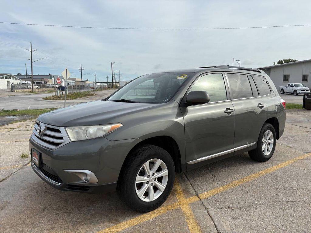 used 2013 Toyota Highlander car, priced at $9,999