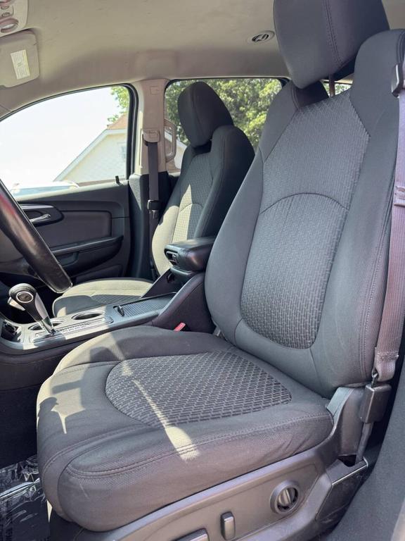 used 2011 Chevrolet Traverse car, priced at $7,998