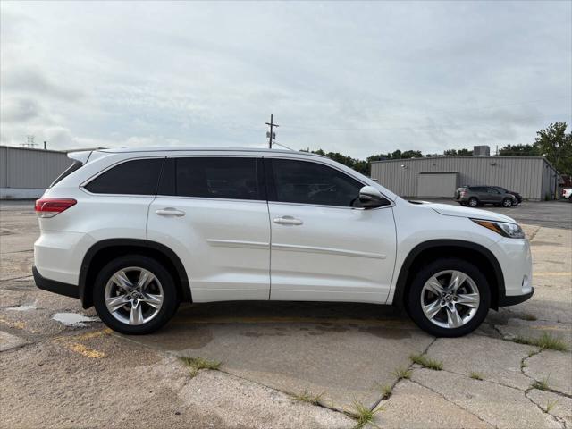 used 2017 Toyota Highlander car, priced at $17,638