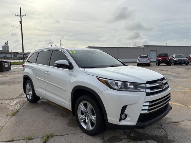 used 2017 Toyota Highlander car, priced at $17,638