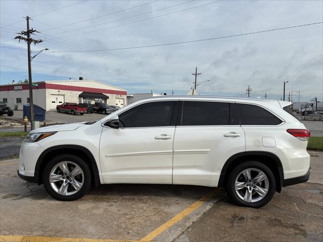 used 2017 Toyota Highlander car, priced at $17,638