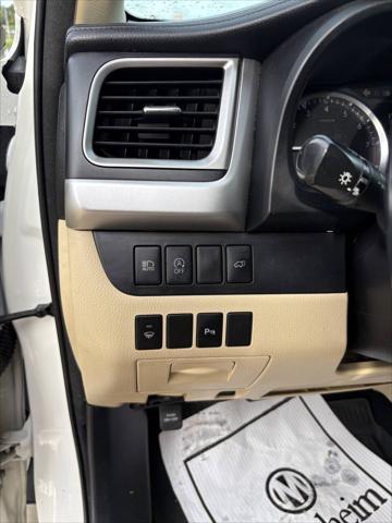 used 2017 Toyota Highlander car, priced at $17,638