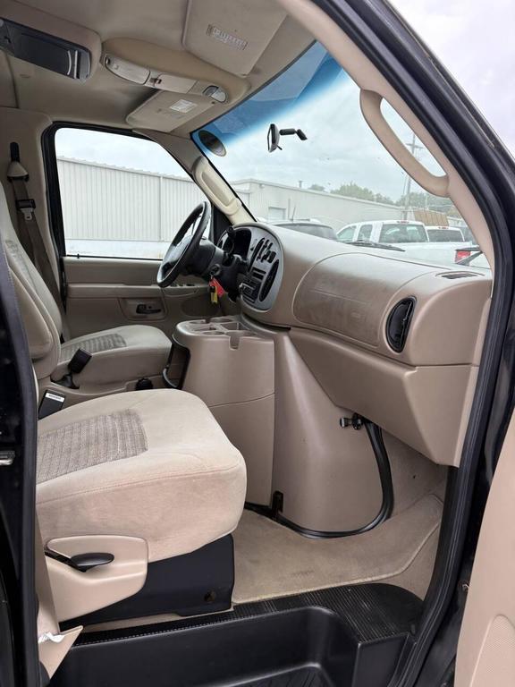 used 2005 Ford E350 Super Duty car, priced at $5,888