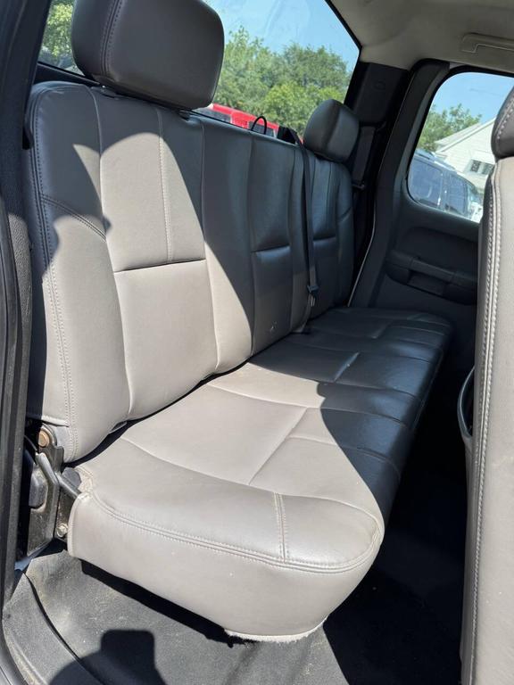 used 2011 Chevrolet Silverado 2500 car, priced at $7,433
