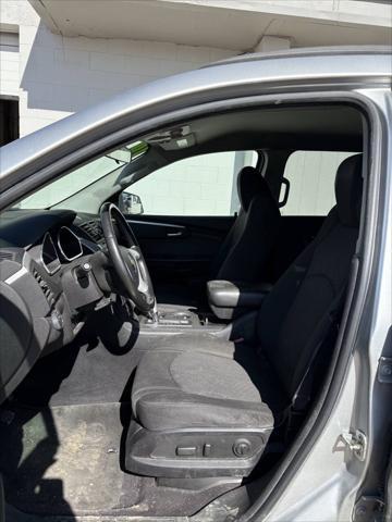 used 2010 Chevrolet Traverse car, priced at $4,998