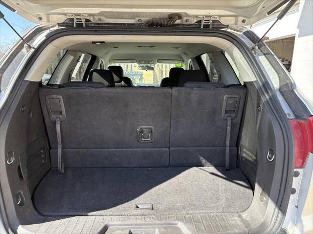 used 2010 Chevrolet Traverse car, priced at $4,998