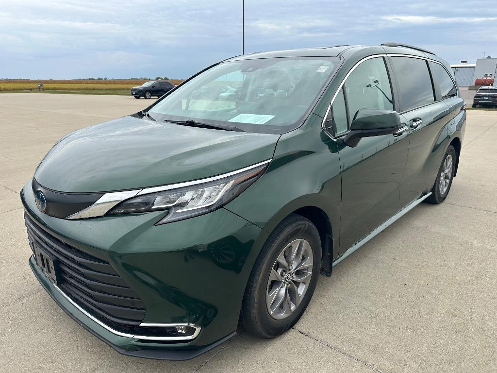 used 2022 Toyota Sienna car, priced at $34,545