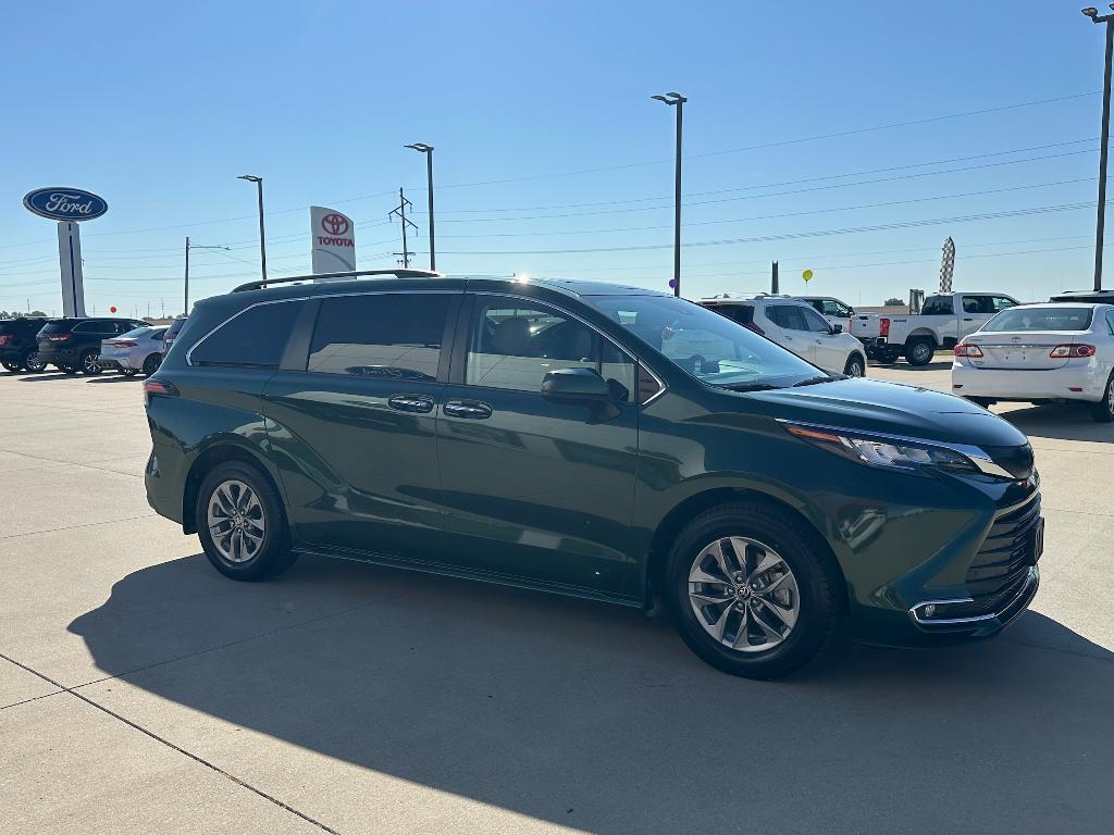 used 2022 Toyota Sienna car, priced at $34,545