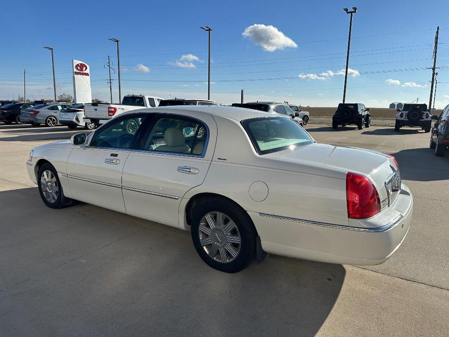 used 2004 Lincoln Town Car car, priced at $6,995