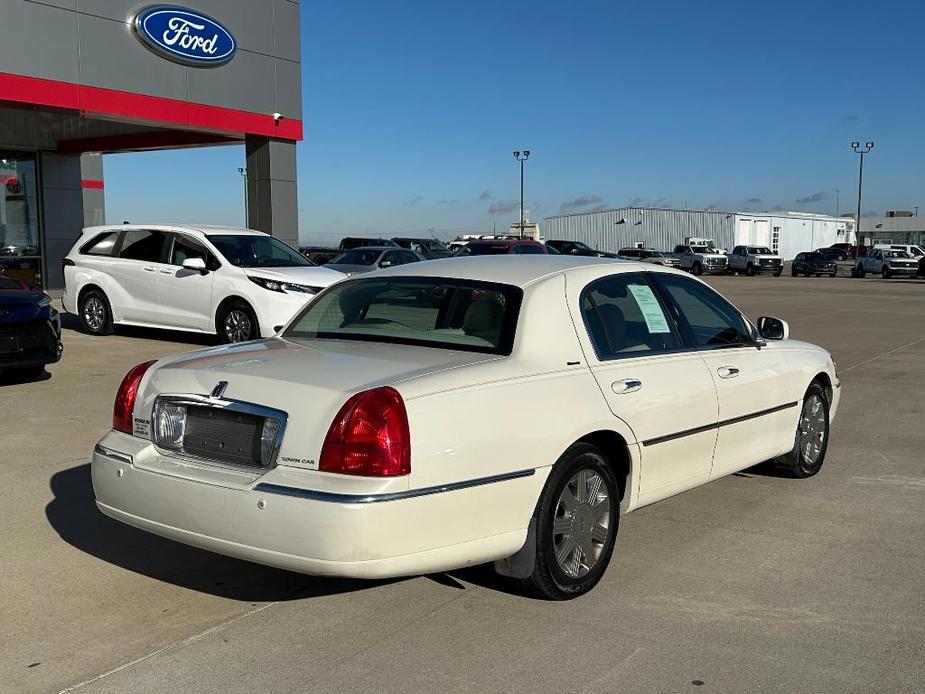 used 2004 Lincoln Town Car car, priced at $6,995