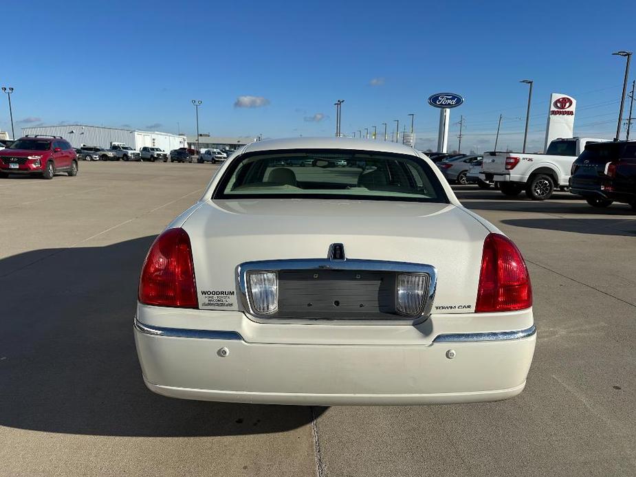 used 2004 Lincoln Town Car car, priced at $6,995