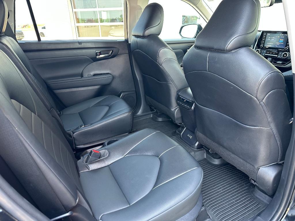 used 2022 Toyota Highlander car, priced at $39,710