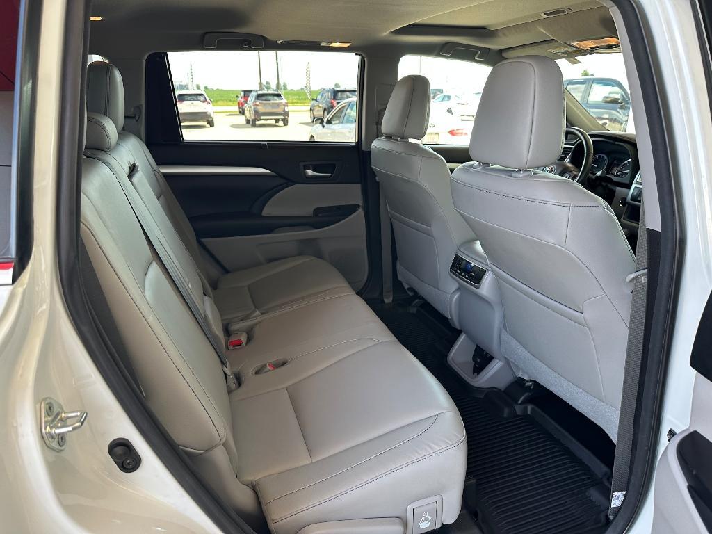 used 2018 Toyota Highlander car, priced at $25,385