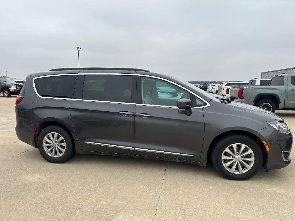 used 2017 Chrysler Pacifica car, priced at $17,547