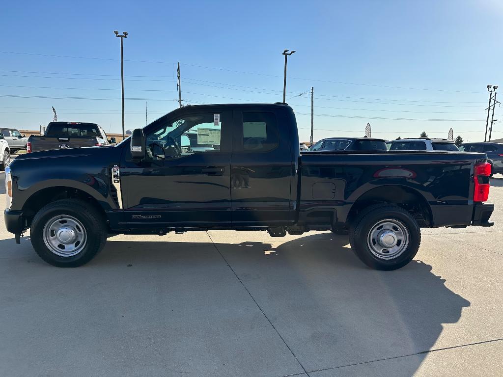 new 2024 Ford F-350 car, priced at $58,392