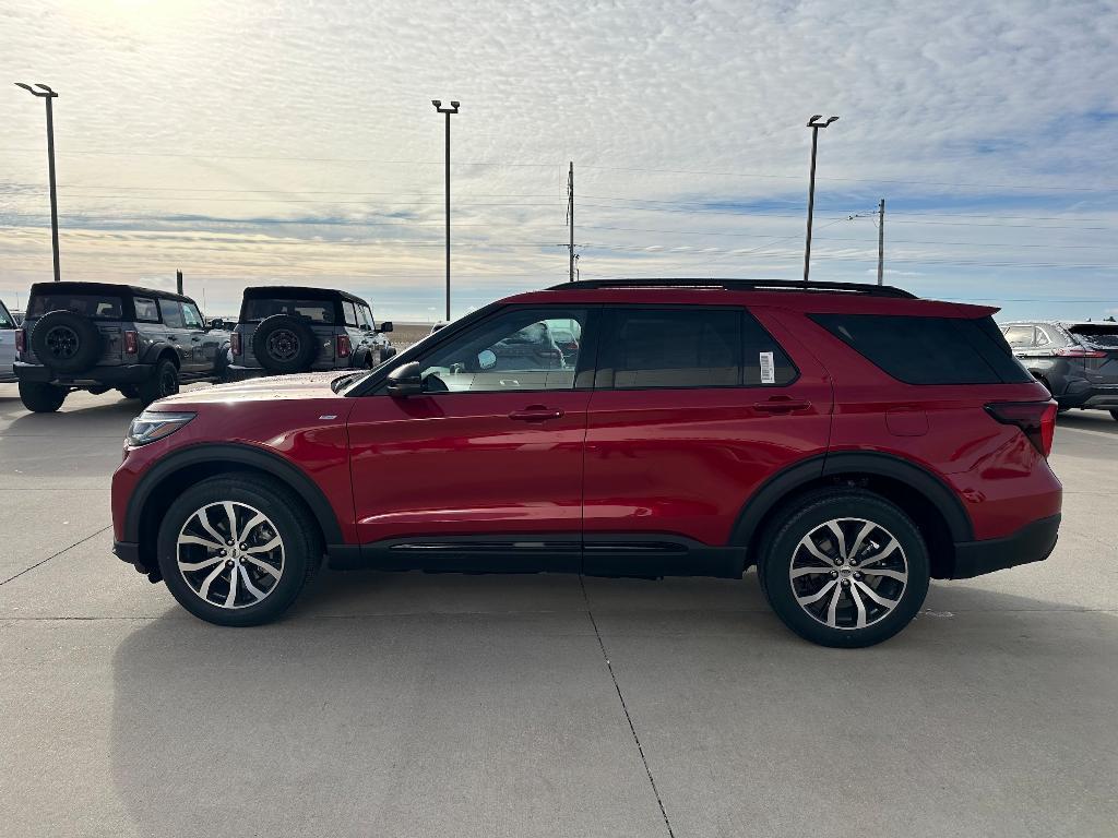 new 2025 Ford Explorer car, priced at $47,470