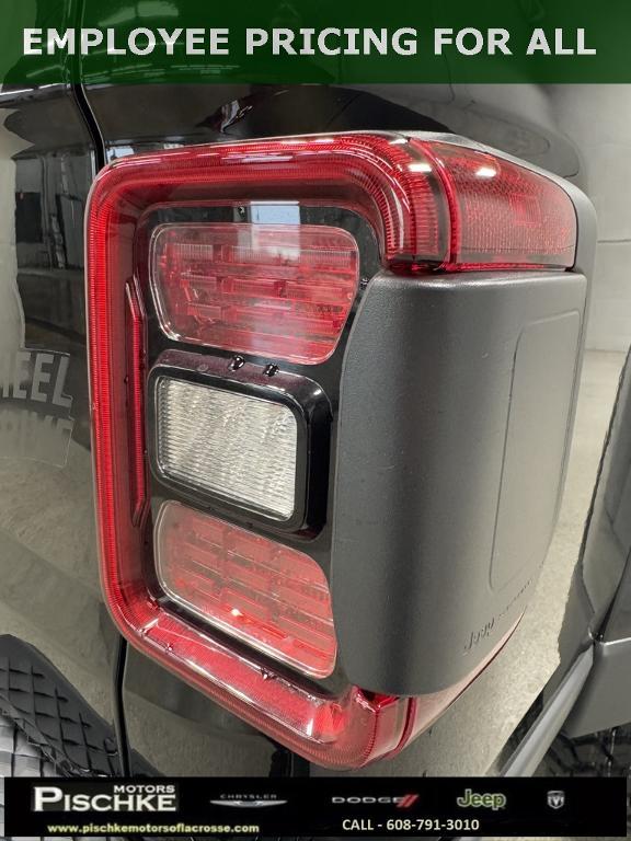 new 2025 Jeep Gladiator car