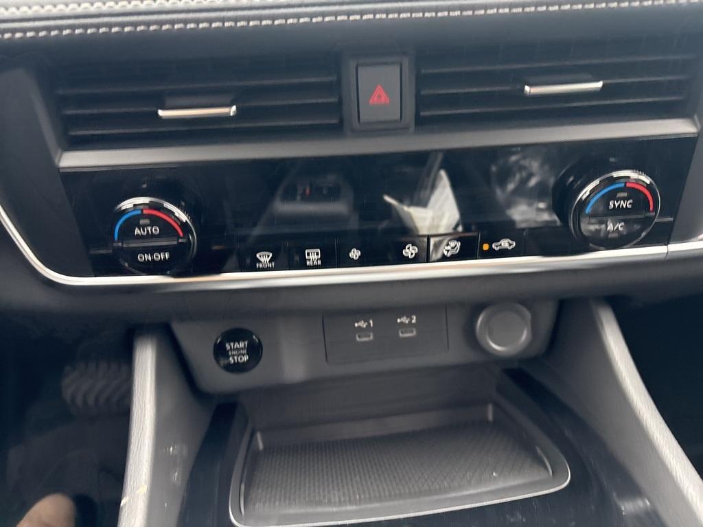 new 2025 Nissan Rogue car