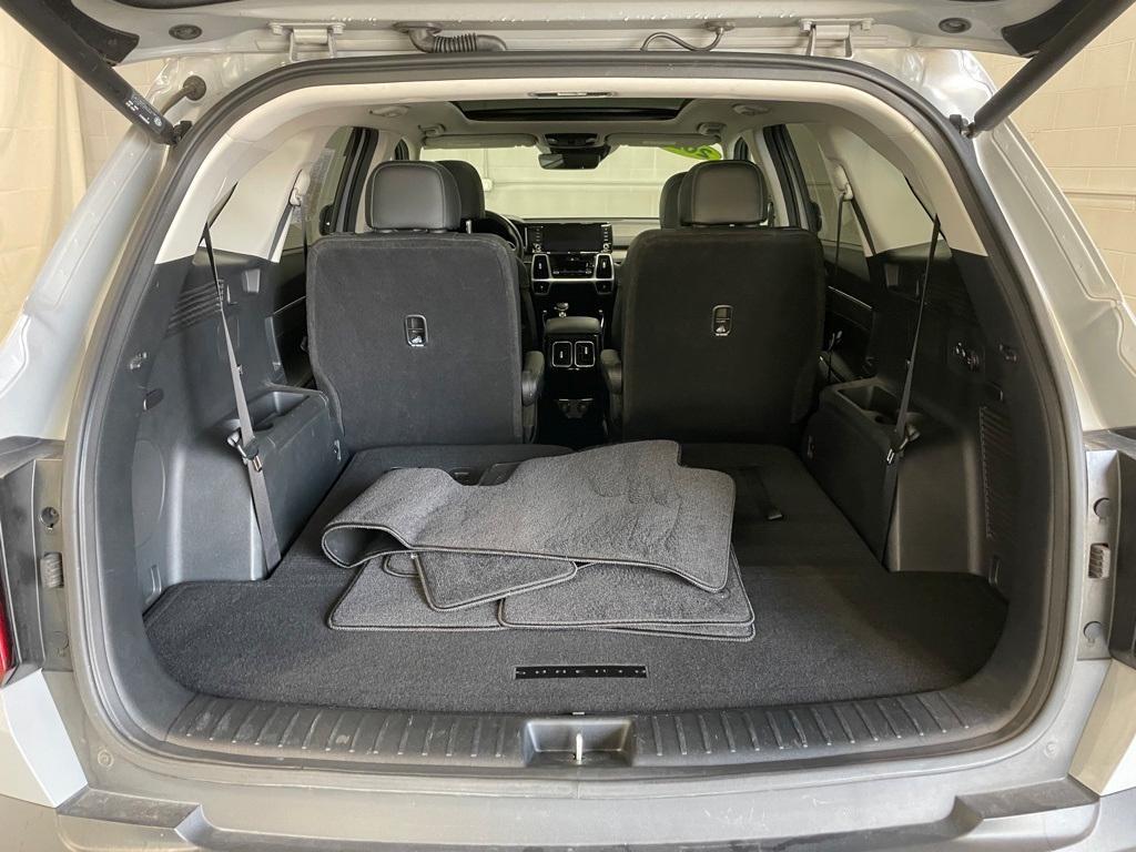 used 2022 Kia Sorento car, priced at $31,990