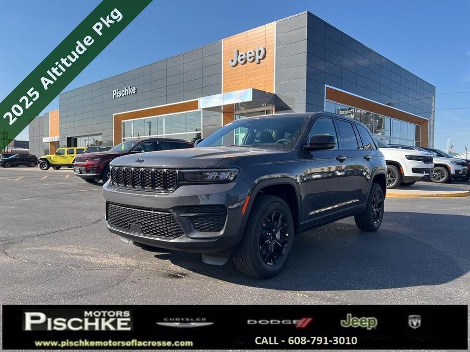 new 2025 Jeep Grand Cherokee car, priced at $43,479