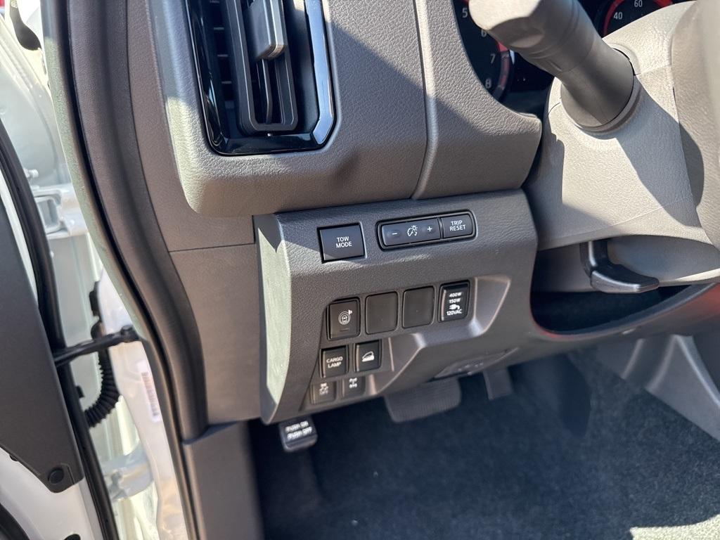 new 2025 Nissan Frontier car