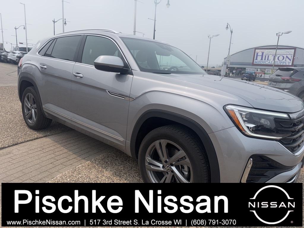 used 2024 Volkswagen Atlas Cross Sport car