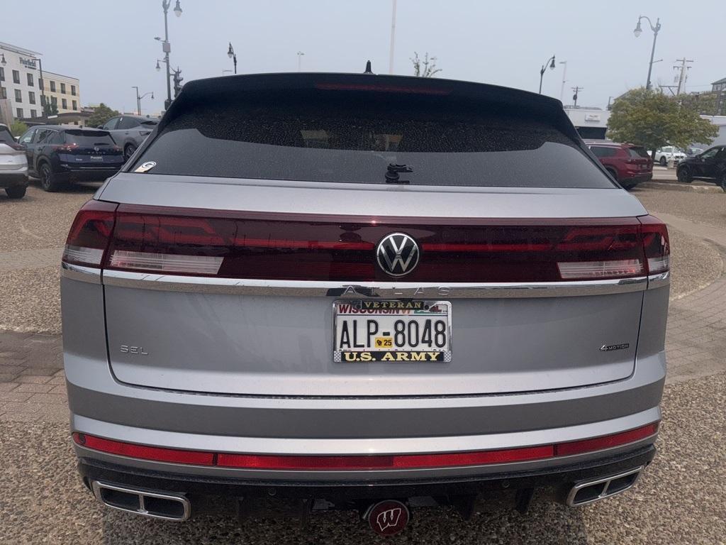 used 2024 Volkswagen Atlas Cross Sport car