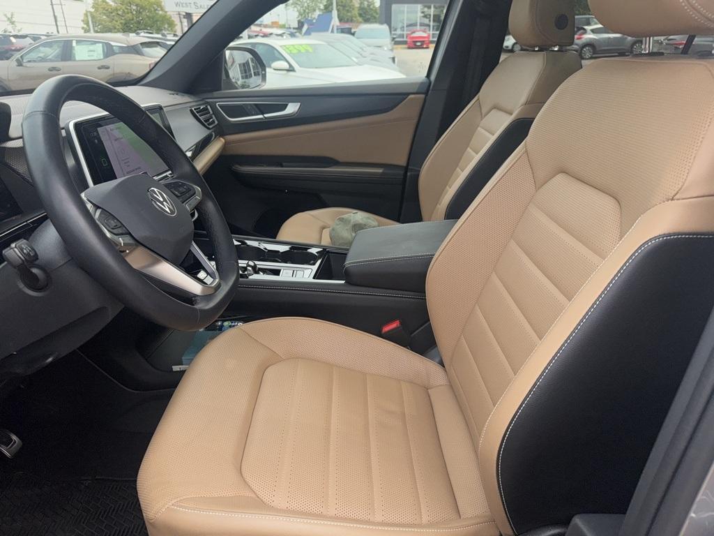used 2024 Volkswagen Atlas Cross Sport car