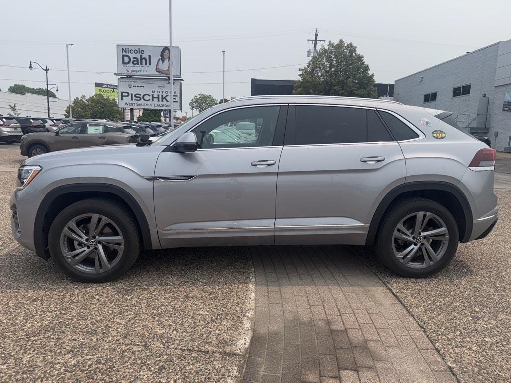 used 2024 Volkswagen Atlas Cross Sport car
