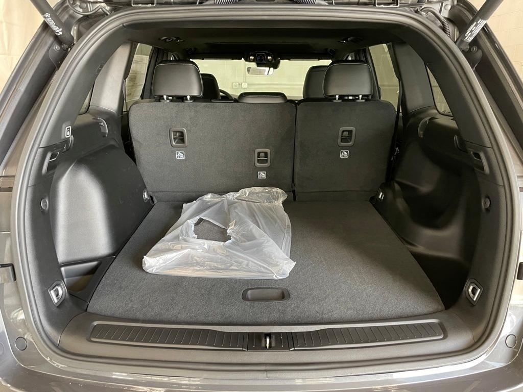 new 2025 Jeep Grand Cherokee car