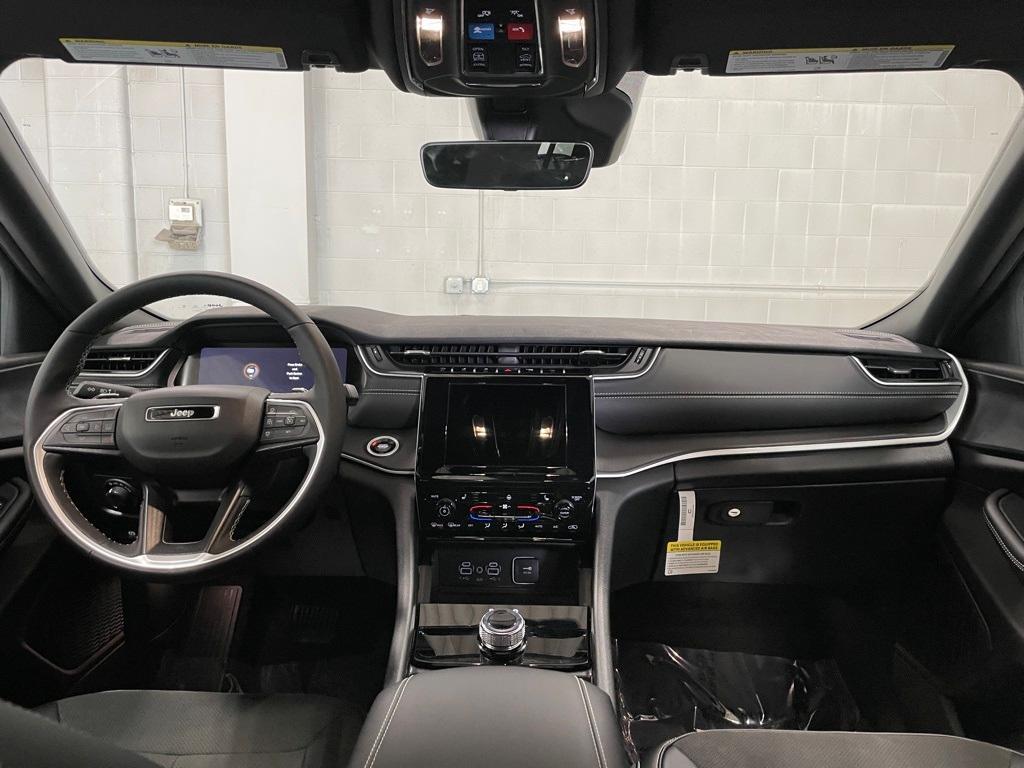 new 2025 Jeep Grand Cherokee car